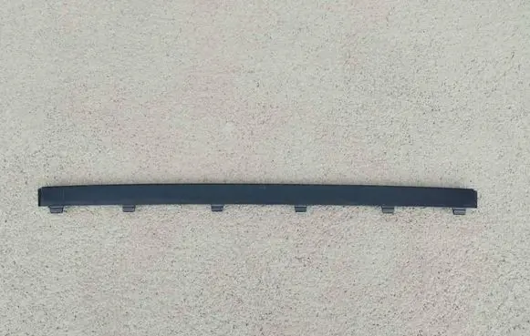 Volvo XC90 Front bumper splitter molding 31383799