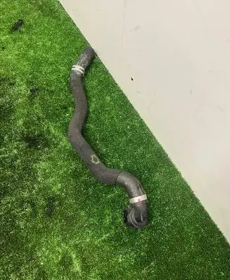 BMW X5 G05 Engine coolant pipe/hose 9398820