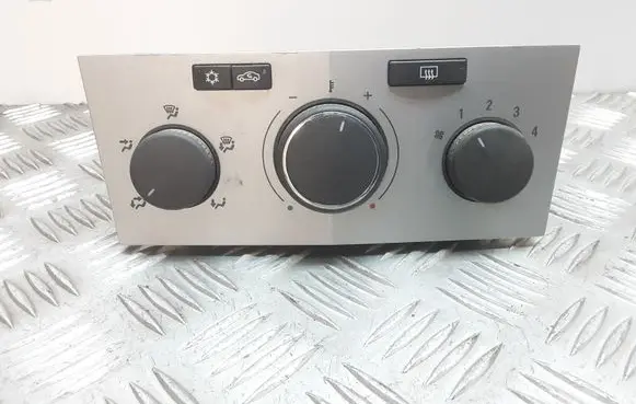 Opel Zafira B Climate control unit