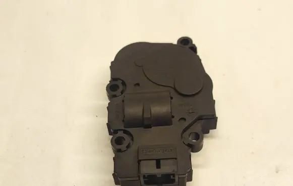 Mercedes-Benz CLA C117 X117 W117 Intake manifold valve actuator/motor CZ1139301710