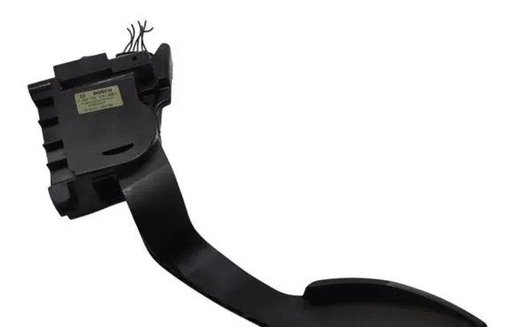 Accelerator throttle pedal