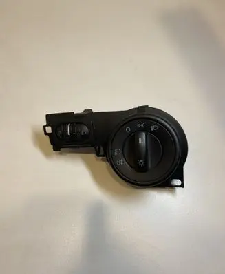 Volkswagen Touareg I Light switch 5273870