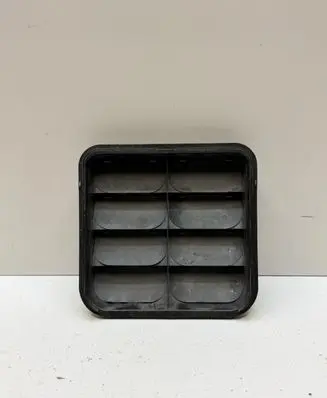 Porsche Cayenne (9Y0 9Y3) Quarter panel pressure vent 4M0819181B
