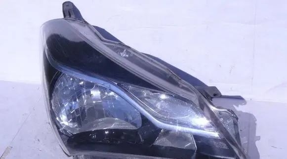Toyota Yaris Headlight/headlamp 0D-195