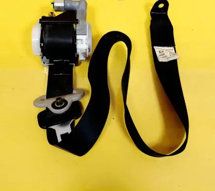 Mazda 5 Front seatbelt T89335T