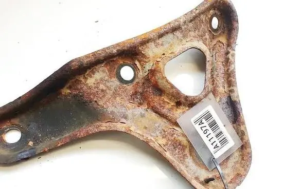 Toyota Avensis T250 Engine mounting bracket 