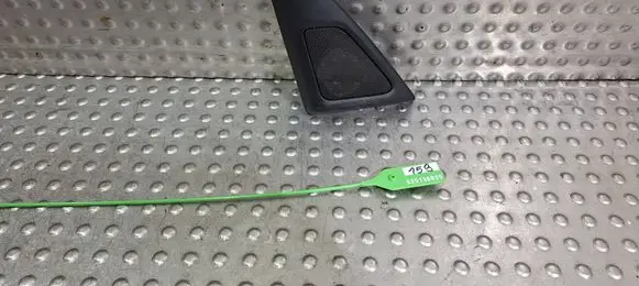 Front door high frequency speaker