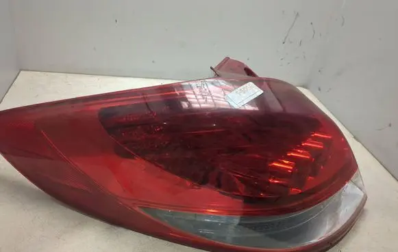 Hyundai Veloster Tailgate rear/tail lights 924012V120