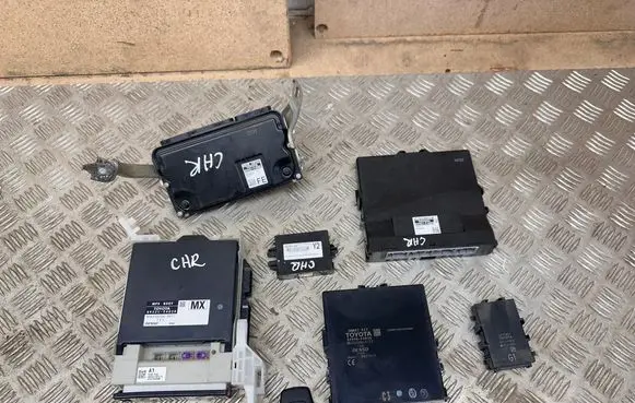Toyota C-HR I Engine ECU kit and lock set 89221F4020 89661F4050 89990F4030