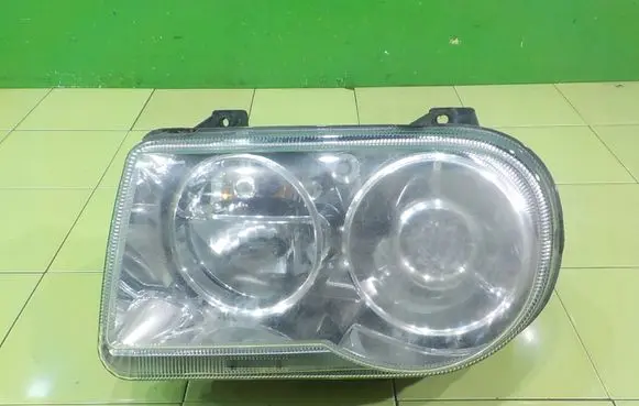 Chrysler 300 - 300C Headlight/headlamp PRZOD