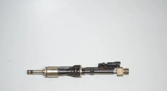 BMW 5 F10 F11 Fuel injector 7568607 13537568607