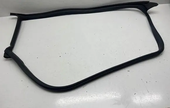 Tesla Model 3 Rubber seal front door (on door) 1090499