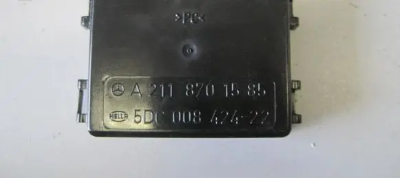 Mercedes-Benz CLS C219 Rain sensor A2118701585