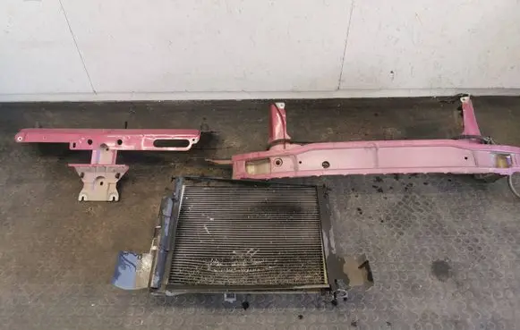 Renault Twingo II Radiator support slam panel 