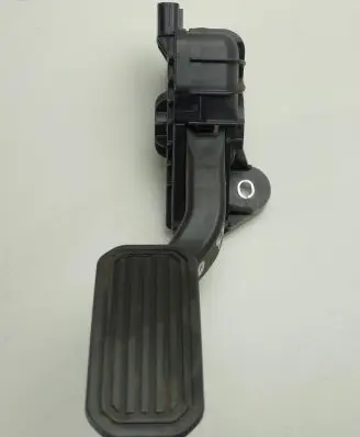 Toyota Prius (XW20) Accelerator throttle pedal 7812047050 1988003200 05H310932A3