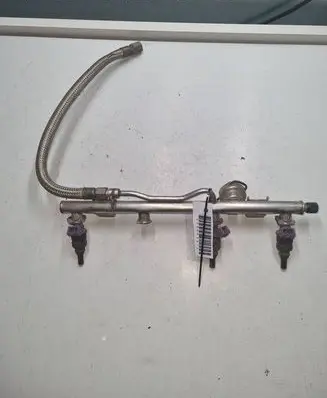 Mercedes-Benz C W202 Fuel main line pipe A1110703095