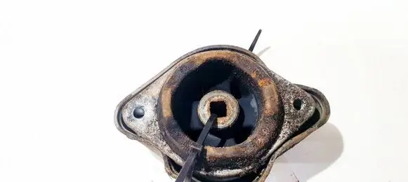 Volkswagen PASSAT B5 Engine mount bracket