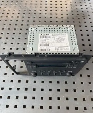 Volvo V70 Radio/CD/DVD/GPS head unit 30797204