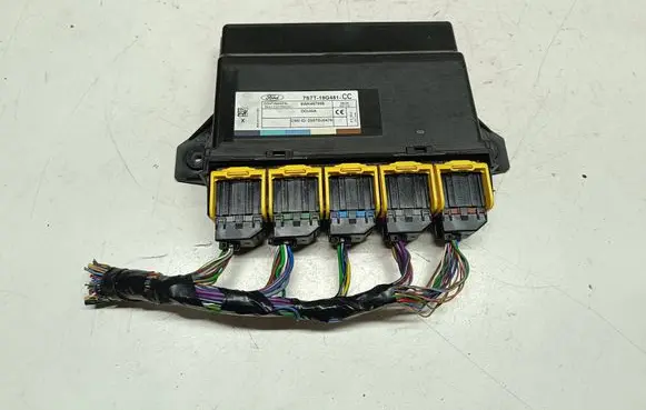 Ford Mondeo MK IV Door central lock control unit/module 7S7T19G481CC 2007DJ0476 5WK48799E