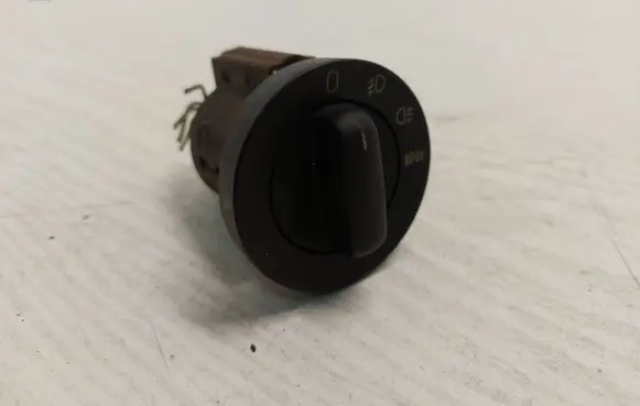 BMW 5 E39 Light switch 8363684