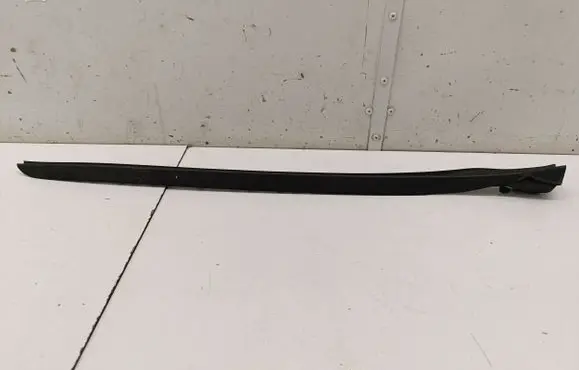 BMW 2 F44 Windshield trim 7475980