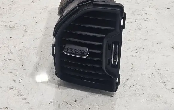 KIA Sportage Dash center air vent grill 97420F1000