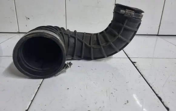 Volvo V70 Air intake hose/pipe 08634143