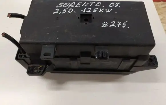 KIA Sorento Fuse module 911613E010 1006527021 Y11