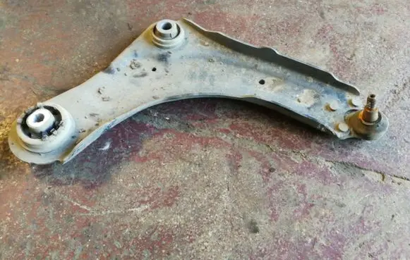 Renault Scenic III - Grand scenic III Front lower control arm/wishbone