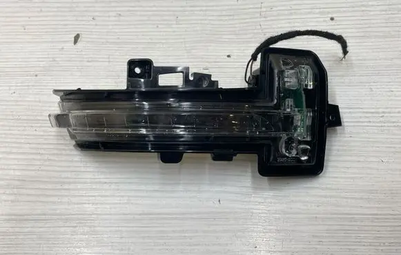 Nissan Qashqai J12 Mirror indicator light 261606PA0A