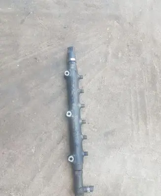 Volvo V70 Fuel distributor 