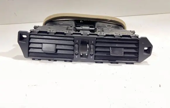 BMW 5 E60 E61 Dash center air vent grill 6910734