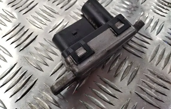 Volvo V60 Glow plug pre-heat relay 31411857