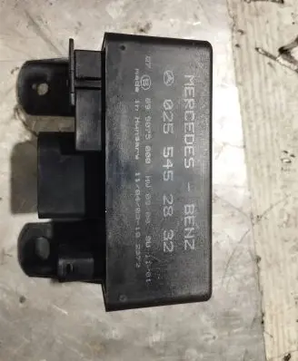 Mercedes-Benz A W168 Glow plug pre-heat relay 0255452832
