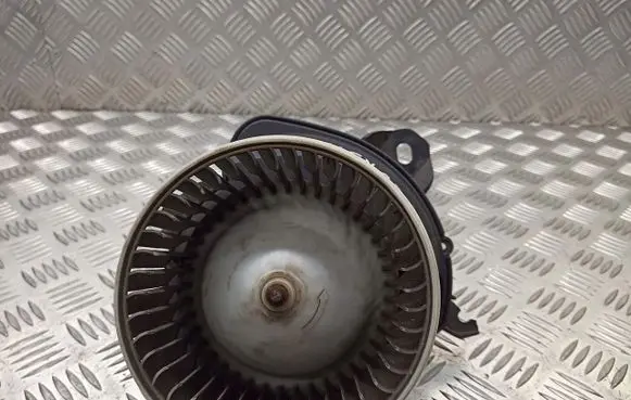 Opel Corsa D Front door blower motor 164230100