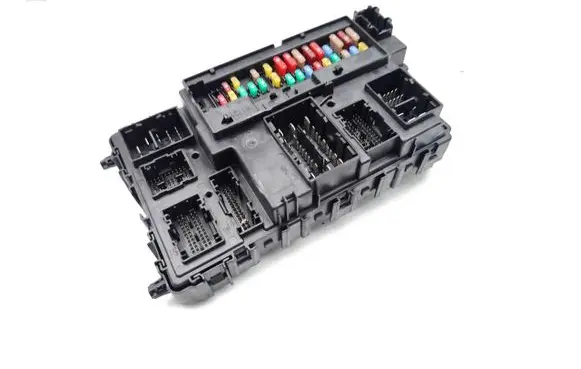 Ford Mondeo MK V Fuse module JU5T15604CFG A2C763535040000