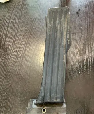 BMW 1 E81 E87 Accelerator throttle pedal 6793742 6PV00937920