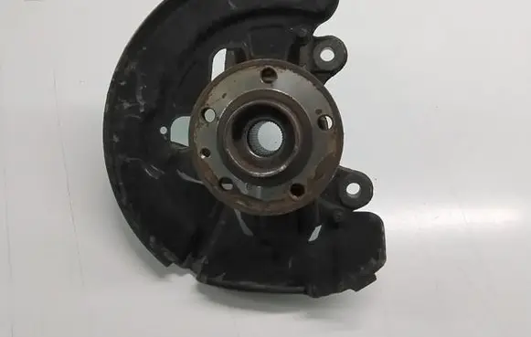 Volvo V70 Front wheel hub 31201286