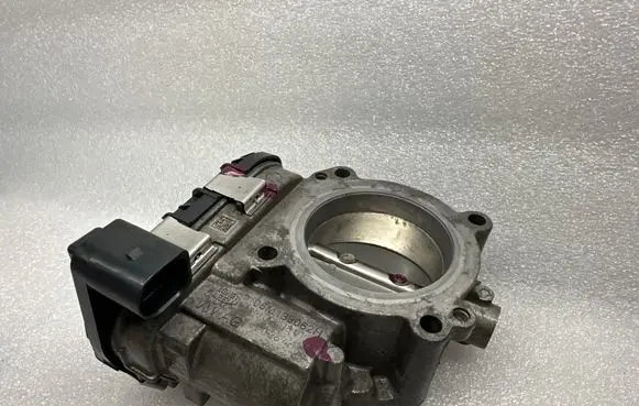 Audi RS5 Electric throttle body valve 06M133062H