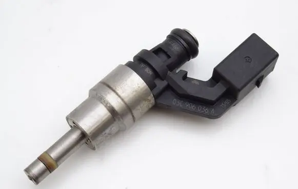 Volkswagen Touran I Fuel injector 03C906036A 0261500016