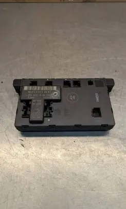 Mercedes-Benz C W203 Door control unit/module 2038201485