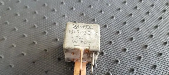 Seat Toledo I (1L) Other relay 899502 191906383