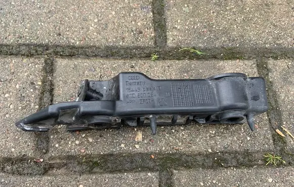 Audi A5 8T 8F Fender mounting bracket 8T0807284C