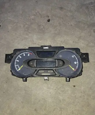 Speedometer (instrument cluster)