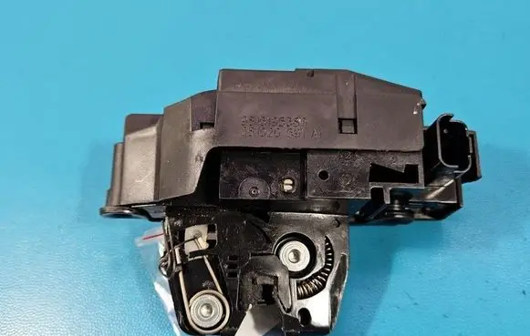 Peugeot 5008 II Tailgate/trunk/boot lock/catch/latch 9816195380 IMPRK1611122