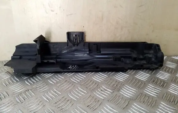 BMW 1 E81 E87 Radiator mount bracket 1710752491410
