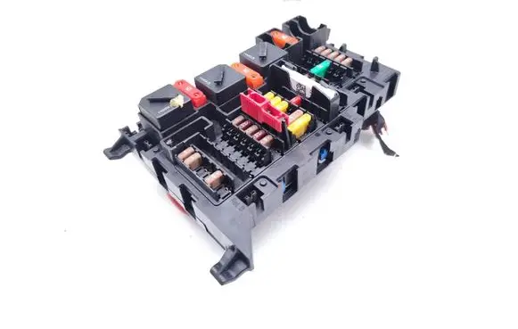 Mini One - Cooper R57 Fuse module 9270354 19348710 61149270354