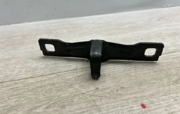 Porsche Cayenne (9Y0 9Y3) Loading door lock loop/hook striker 9Y0827507