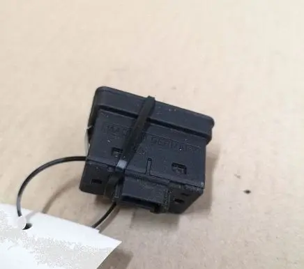 BMW 5 E39 Electric window control switch 8368974