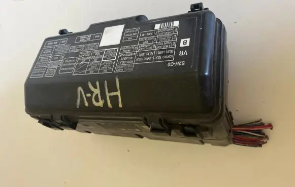 Honda HR-V Fuse module S2HG0